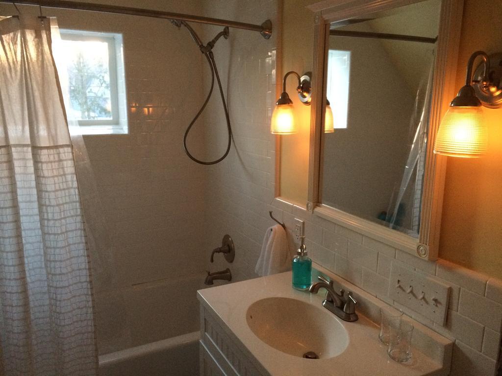Aberdeen Stone Cottage B&B Traverse Stadt Zimmer foto