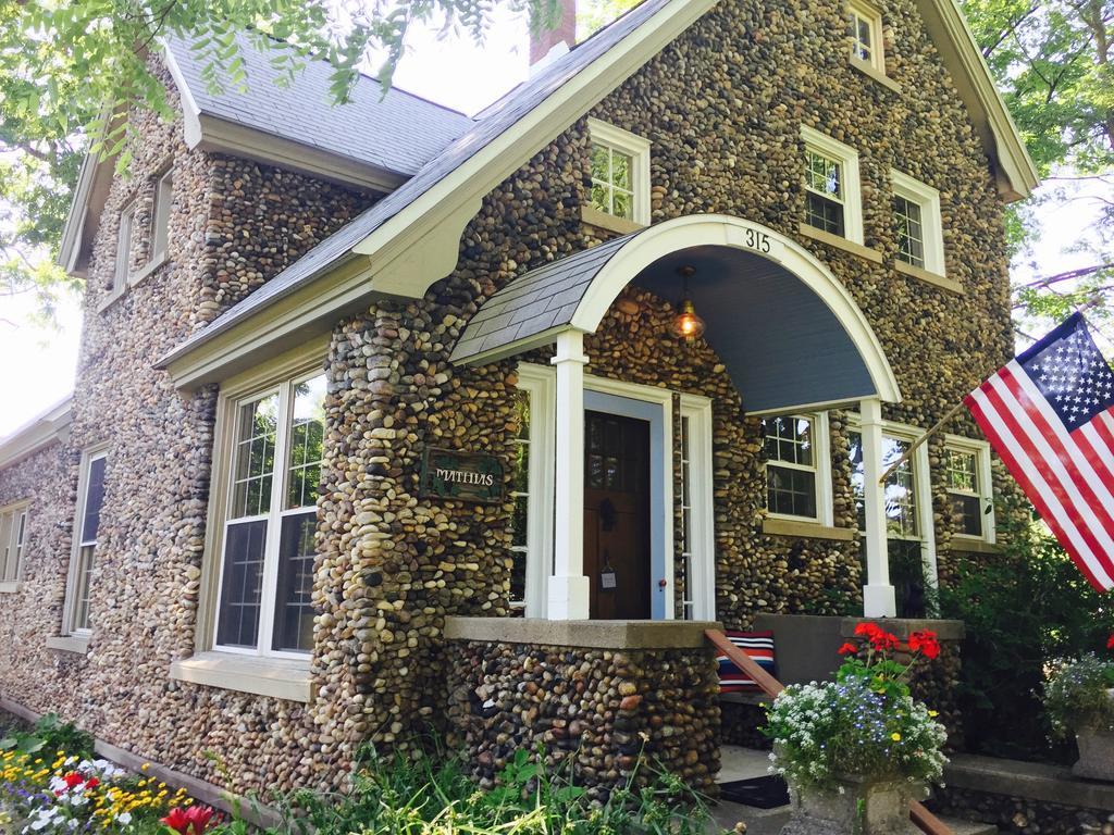 Aberdeen Stone Cottage B&B Traverse Stadt Exterior foto